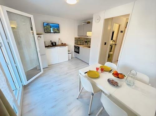 Cuisine et salle à manger, autre vue