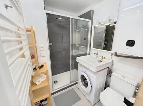 Salle de bain et lave-linge